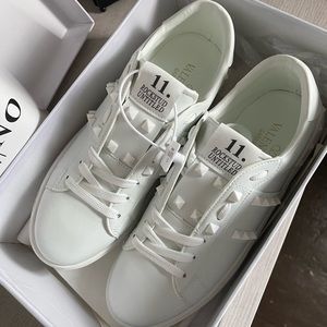White Valentino sneakers sz 39